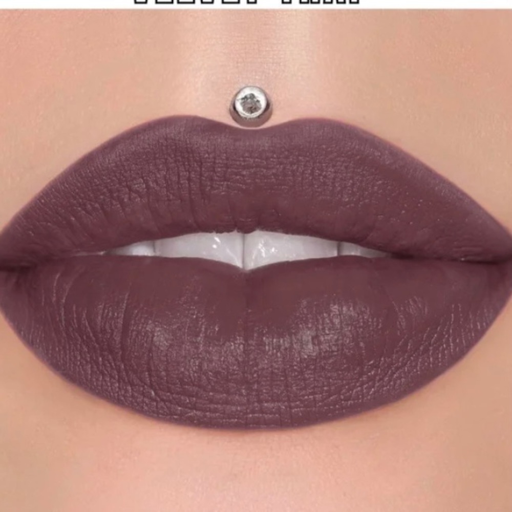 JEFFREE STAR Velvet Trap Lipstick “Mouse Trap” NEW IN BOX!!! - Picture 2 of 4